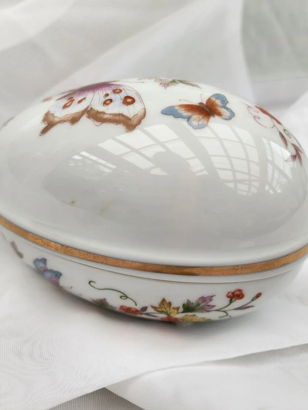 VTG Butterfly Moth Trinket Box 1974 Easter 5 1/2” Egg Shape Floral Porcelain